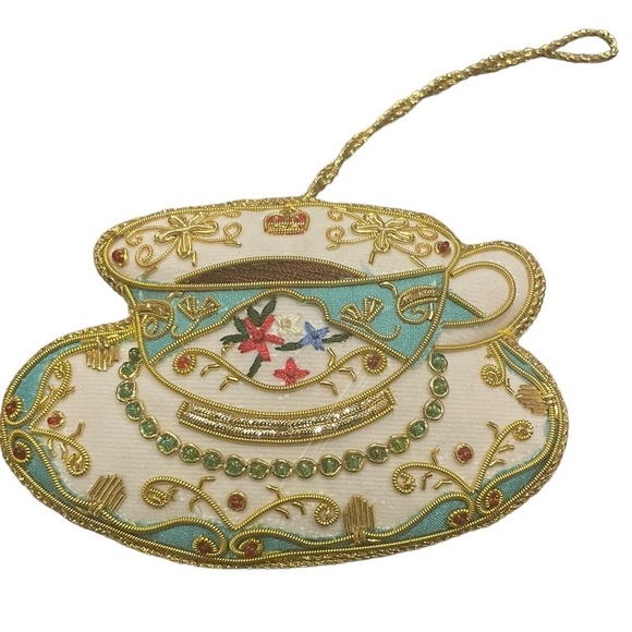 Royal Collection Trust Ornament Christmas Tea Cup Teacup Gold RARE - Picture 1 of 2